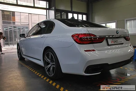 수원BMW7시리즈 LB화이트유광 전체랩핑 시공-임팩트랩핑&PPF전문점 / 수원, 광교, 화성, 동탄