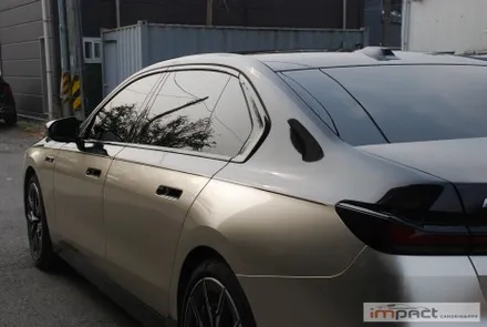 수원 화성 랩핑 BMW i7 고광택 샴페인골드 하단 투톤/듀오톤랩핑 / 수원시 권선구 고색동