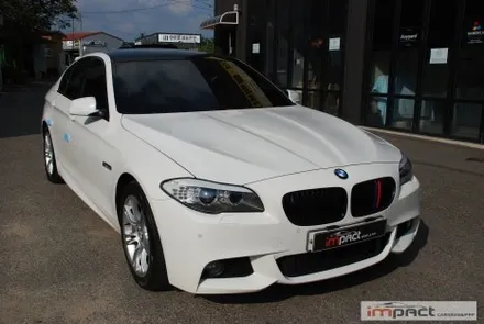 수원 랩핑 BMW5시리즈 블랙유광 루프스킨 후 파노라마 느낌 그대로! / 수원시 권선구 고색동