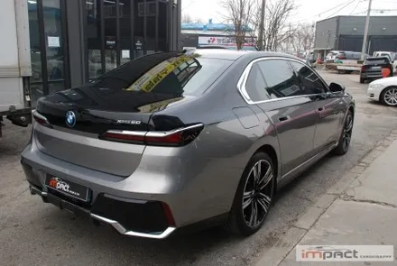 수원 동탄 랩핑 BMW i7 실버&블랙 듀오톤 시공 후 순정 느낌 그대로! / 수원시 권선구 고색동