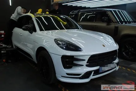 수원 랩핑 포르쉐 마칸 gts 루프스킨 재시공으로 새차같은 광도 복원! / 수원시 권선구 고색동