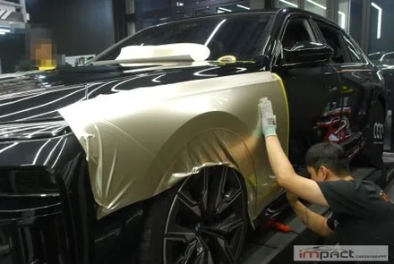 수원 랩핑 BMW i7 블랙바디 하단 샴페인골드 듀오톤 후 고급스러움의 정석! / 수원시 권선구 고색동