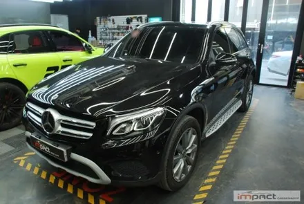 수원 랩핑 벤츠 GLC 350e 프론트 범퍼 하단 크롬죽이기로 통일감 완성! / 수원시 권선구 고색동