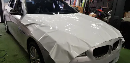 수원랩핑 BMW5 화이트유광 전체랩핑 / 수원시 권선구 고색동