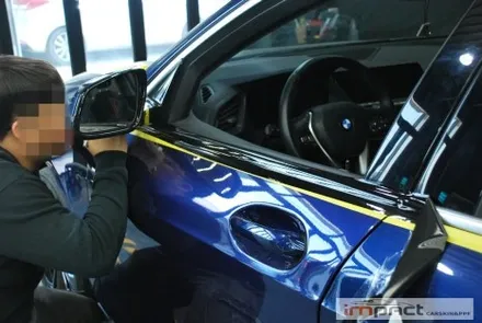 동탄 수원 랩핑 BMW118d 윈도우몰딩 크롬죽이기로 포인트 주기 / 수원시 권선구 고색동