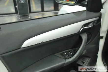 수원 랩핑 BMW E84 X1 실내 도어트림 몰딩 카본랩핑 시공 / 수원시 권선구 고색동