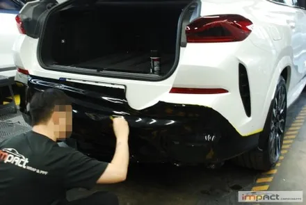 수원 랩핑 BMW X6 뒷범퍼 하단 가니쉬 블랙 유광 포인트 랩핑 시공 / 수원시 권선구 고색동