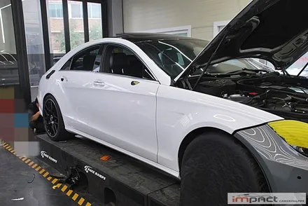 수원 벤츠CLS63AMG 순정과같은느낌의 화이트유광랩핑-임팩트 / 수원, 광교, 화성, 동탄