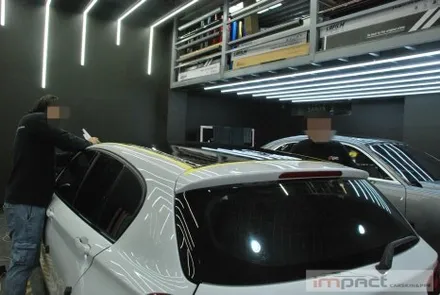수원 루프스킨 임팩트 BMW 118d 고광택 블랙유광 랩핑 재시공 / 수원시 권선구 고색동