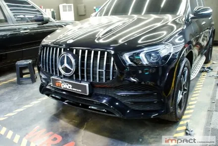수원 랩핑 벤츠 GLE300d 앞범퍼 하단 몰딩 , 스키드플레이트 크롬딜리트 / 수원시 권선구 고색동