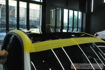 수원 랩핑샵 고광택 블랙유광 BMW 118d 루프스킨 재시공 / 수원시 권선구 고색동