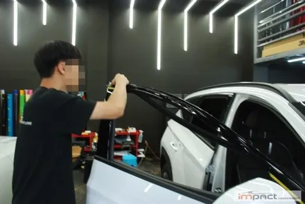 수원 랩핑 현대 투싼 NX4 크롬죽이기 시공으로 스포티한 외관 연출! / 수원시 권선구 고색동