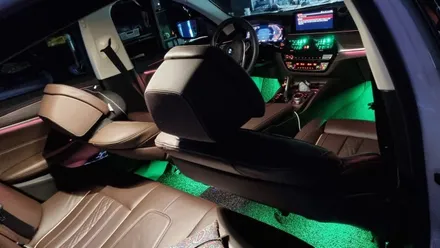 부산 BMW 5시리즈 G30 520i 엠비언트 라이트 풋등 전문 시공 / 인코브(INCOBB) 부산지사 / 부산진구