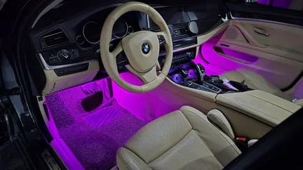 부산 BMW 5시리즈 F10 엠비언트 풋등 설치, LED 실내등 교체 인코브 부산지사 / 부산진구