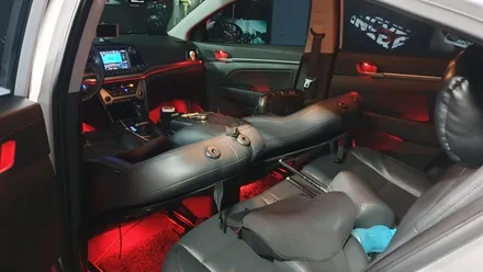 부산 아반떼 AD 비노출 엠비언트 LED 무드등 풋등 시공 / 인코브 부산 경남 울산 양산 김해 창원 부산진구 동래구 연제구 / 부산진구