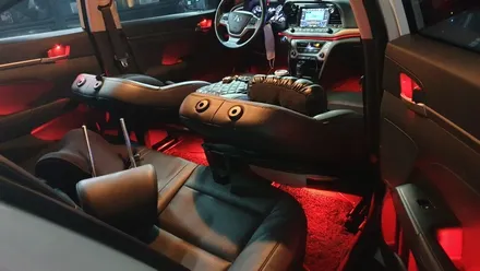 부산 아반떼 AD 비노출 엠비언트 LED 무드등 풋등 시공 / 인코브 부산 경남 울산 양산 김해 창원 부산진구 동래구 연제구 / 부산진구