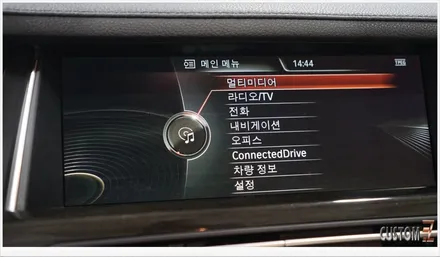 [자동차순정튜닝]BMW F01 730LD 안드로이드 오토 올인원 내비게이션 매립으로 다양한 콘텐츠를 편하게 사용!! / 경남 양산