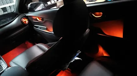 더 뉴 코나 실내 엠비언트를 더욱 고급스럽게 할 수 있는 곳을 찾았습니다. / 김포 고촌읍
