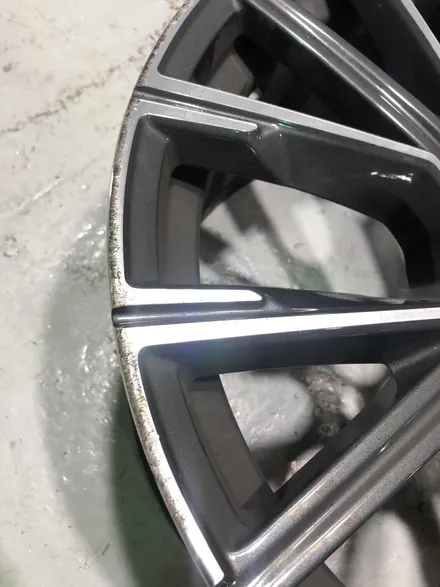 의정부 휠복원, 양주 휠복원 / BMW 730D 다이아몬드 컷팅 휠복원 (동그리타이어) / 양주시 고읍동