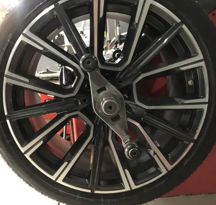 의정부 휠복원, 양주 휠복원 / BMW 730D 다이아몬드 컷팅 휠복원 (동그리타이어) / 양주시 고읍동