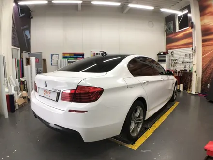 [BMW 520d] 유광 화이트 전체랩핑 / 서초구 방배동