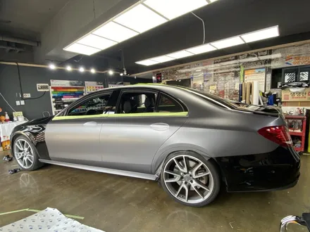 [팀카스킨 서초점] BENZ E43 AMG 전체랩핑 / 3M 2080 SATIN DARK GREY / #사다크 / 서초구 방배동