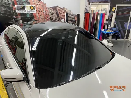 [BMW 530d] 화이트바디에는 필수 ! 유광블랙 루프스킨#팀카스킨 #랩핑 #루프스킨 / 서초구 방배동