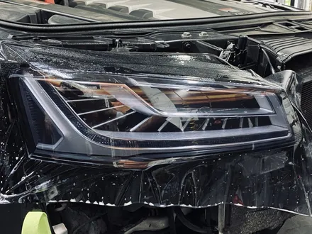 [팀카스킨 화성점] Audi A8 정체랩핑 / Avery satin black, 3M 4D real carbon point, Clifdesigns light color PPF / 서초구 방배동