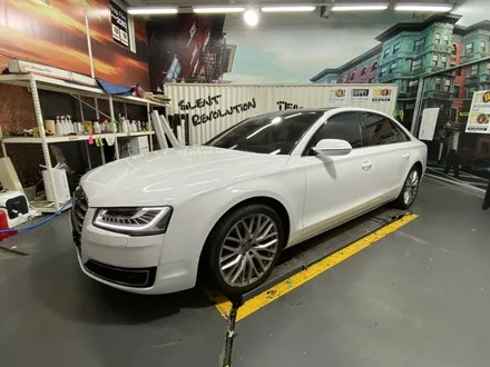 [팀카스킨 화성점] AUDI A8 L / 유광화이트 전체랩핑 시공 / 서초구 방배동