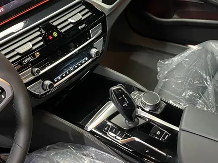 [팀카서초] BMW 530i 외부 전체 크롬딜리트 / 실내 4D 리얼카본 필름 시공 ! / 서초구 방배동