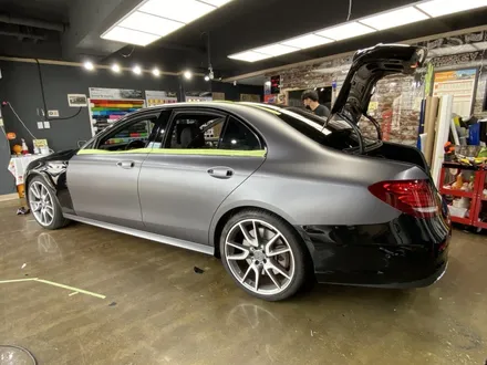 [팀카스킨 서초점] BENZ E43 AMG 전체랩핑 / 3M 2080 SATIN DARK GREY / #사다크 / 서초구 방배동