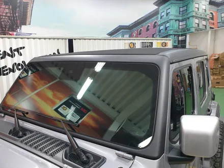 [팀카스킨 화성] JEEP 랭글러 상단 하프랩핑 / 에이버리 매트 블랙 / 서초구 방배동