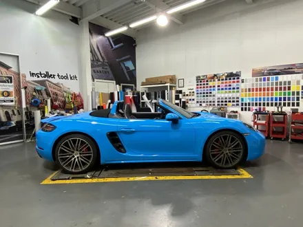 [팀카스킨 화성점] PORSCHE 718 박스터 S / Avery Gloss light blue / 스머프컬러 전체랩핑 시공 / 서초구 방배동