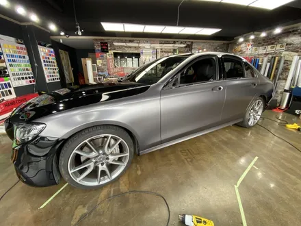 [팀카스킨 서초점] BENZ E43 AMG 전체랩핑 / 3M 2080 SATIN DARK GREY / #사다크 / 서초구 방배동