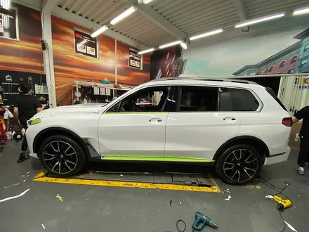 [팀카스킨 화성점] BMW X7 에이버리 유광 화이트 전체랩핑 시공 / 서초구 방배동