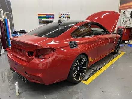 [BMW M4] 에이버리 유광화이트 전체랩핑 / 팀카스킨 / 에스알 / 서초구 방배동