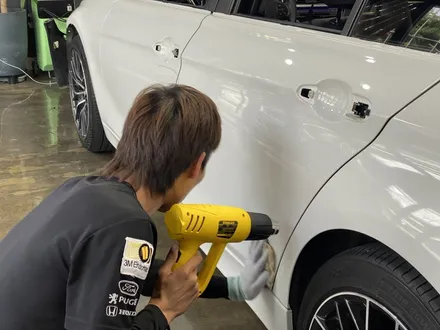 [팀카스킨 서초점] BMW 320d의 전체랩핑 제거 후 3M 2080 화이트골드스파클로 전체랩핑 / 서초구 방배동