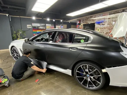 [팀카스킨 서초점] BMW 840i 완전 신차의 3M Satin Black 전체랩핑 시공 + 크롬삭제 / 서초구 방배동