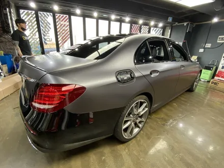 [팀카스킨 서초점] BENZ E43 AMG 전체랩핑 / 3M 2080 SATIN DARK GREY / #사다크 / 서초구 방배동