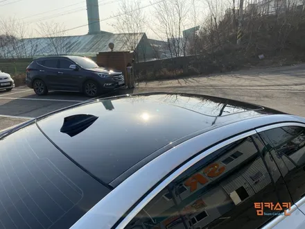 [BMW 530d] 화이트바디에는 필수 ! 유광블랙 루프스킨#팀카스킨 #랩핑 #루프스킨 / 서초구 방배동