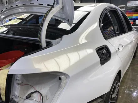 [팀카스킨 서초점] BMW 320d의 전체랩핑 제거 후 3M 2080 화이트골드스파클로 전체랩핑 / 서초구 방배동