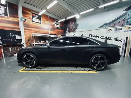 [팀카스킨 화성점] Audi A8 정체랩핑 / Avery satin black, 3M 4D real carbon point, Clifdesigns light color PPF / 서초구 방배동