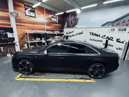 [팀카스킨 화성점] Audi A8 정체랩핑 / Avery satin black, 3M 4D real carbon point, Clifdesigns light color PPF / 서초구 방배동