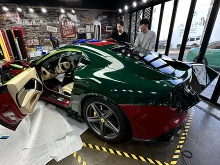 [팀카스킨 서초] 페라리 F12 Berlinetta / 에이버리 브리티쉬 그린으로 전체랩핑 / 서초구 방배동