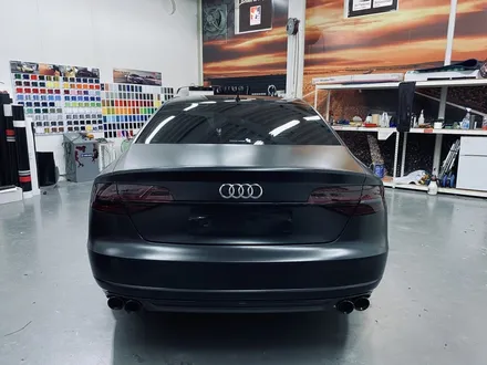 [팀카스킨 화성점] Audi A8 정체랩핑 / Avery satin black, 3M 4D real carbon point, Clifdesigns light color PPF / 서초구 방배동