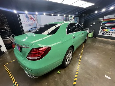 [팀카서초] 벤츠 E300 전체랩핑 / Avery Gloss Emerald Green / 서초구 방배동