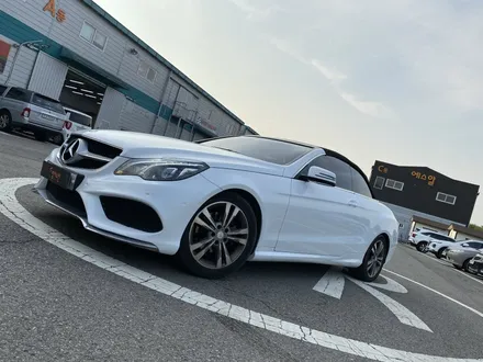 [팀카스킨 화성점] 벤츠 E200 까브리올레 의 Avery 다이아몬드 화이트 전체랩핑 시공 / 서초구 방배동