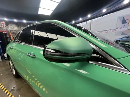 [팀카서초] 벤츠 E300 전체랩핑 / Avery Gloss Emerald Green / 서초구 방배동