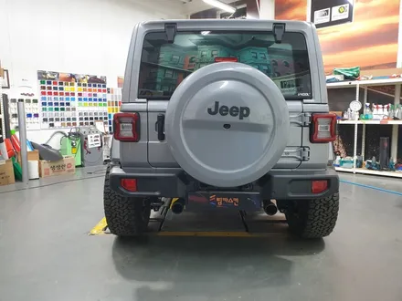 [팀카스킨 화성] JEEP 랭글러 상단 하프랩핑 / 에이버리 매트 블랙 / 서초구 방배동