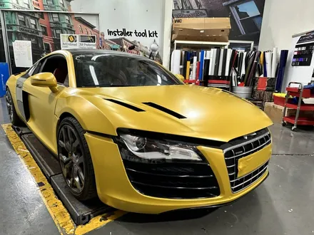 [팀카스킨 화성점] AUDI R8 V8 전체랩핑 / Avery Satin Safari Gold, SNC Tuning 6D Carbon / 서초구 방배동